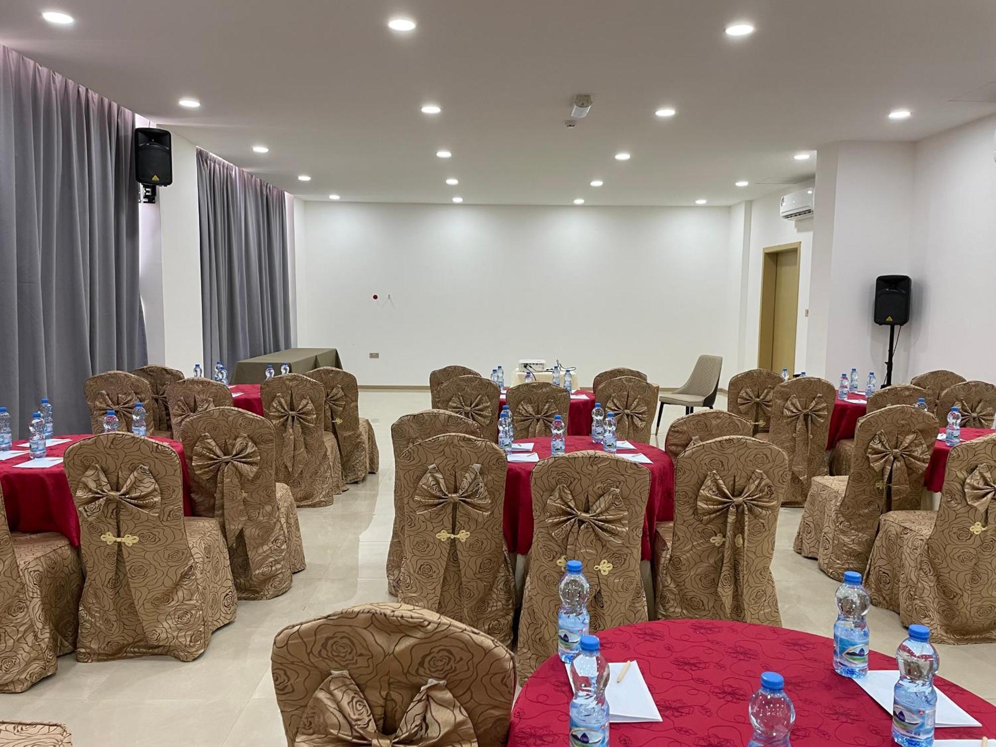 Season Inn Hotel Барка Екстериор снимка