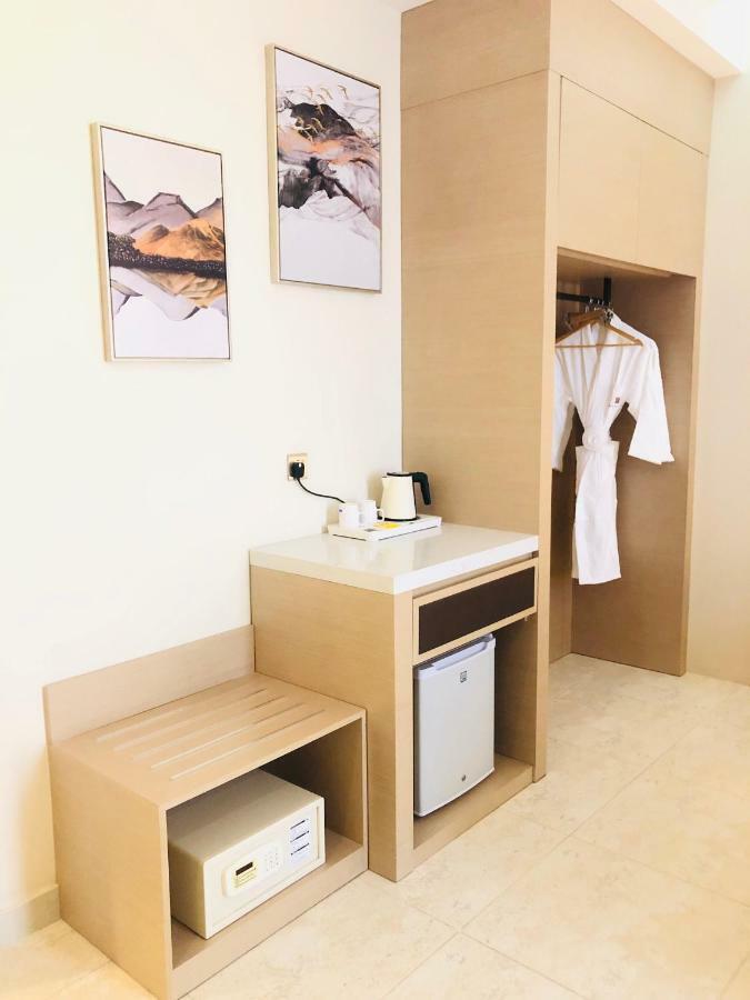 Season Inn Hotel Барка Екстериор снимка