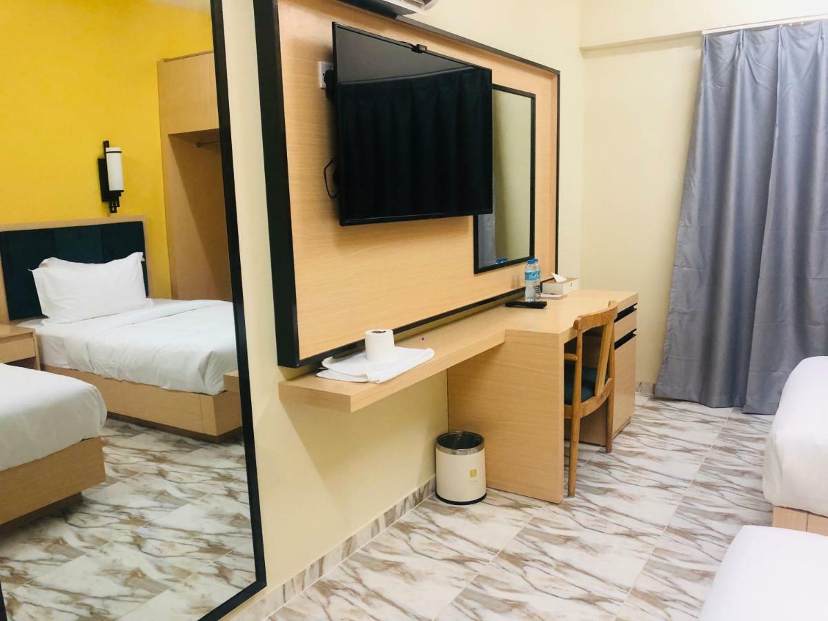 Season Inn Hotel Барка Екстериор снимка